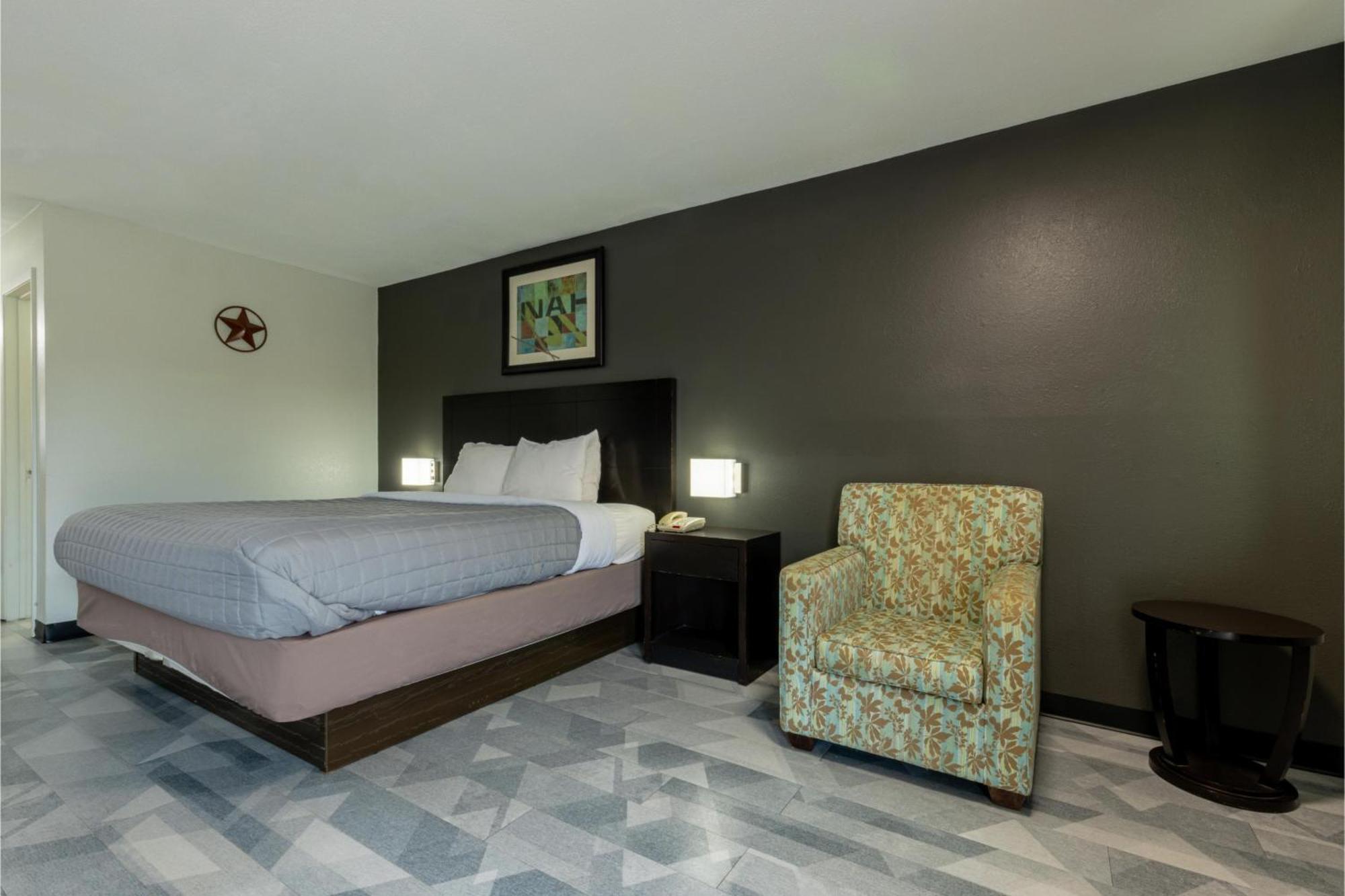 Freer Executive Inn And Studios Экстерьер фото